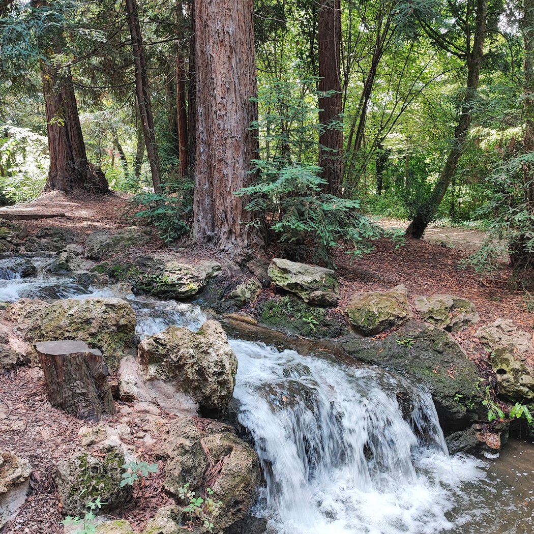 Fountain of the Woods, Parks and Gardens 3